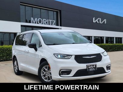 Used 2024 Chrysler Pacifica Touring-L