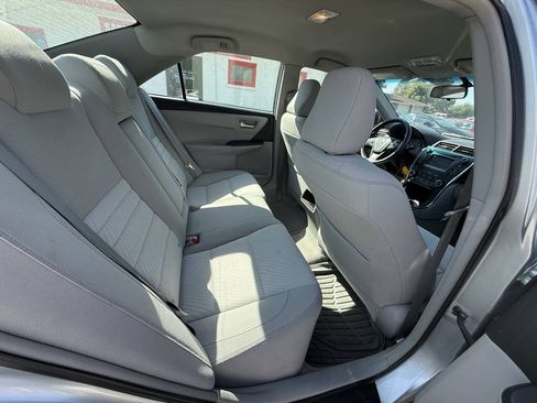 Used 2015 Toyota Camry LE FWD image 29