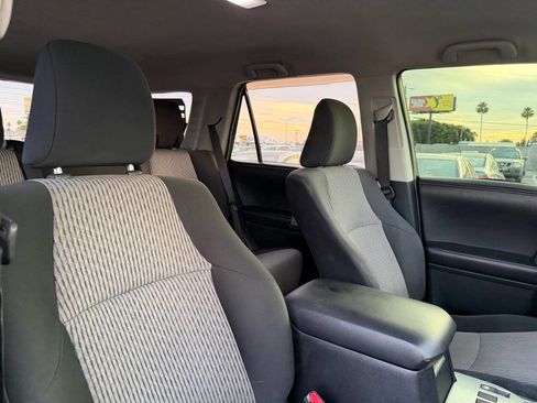 Used 2016 Toyota 4Runner SR5 AWD/4WD image 26