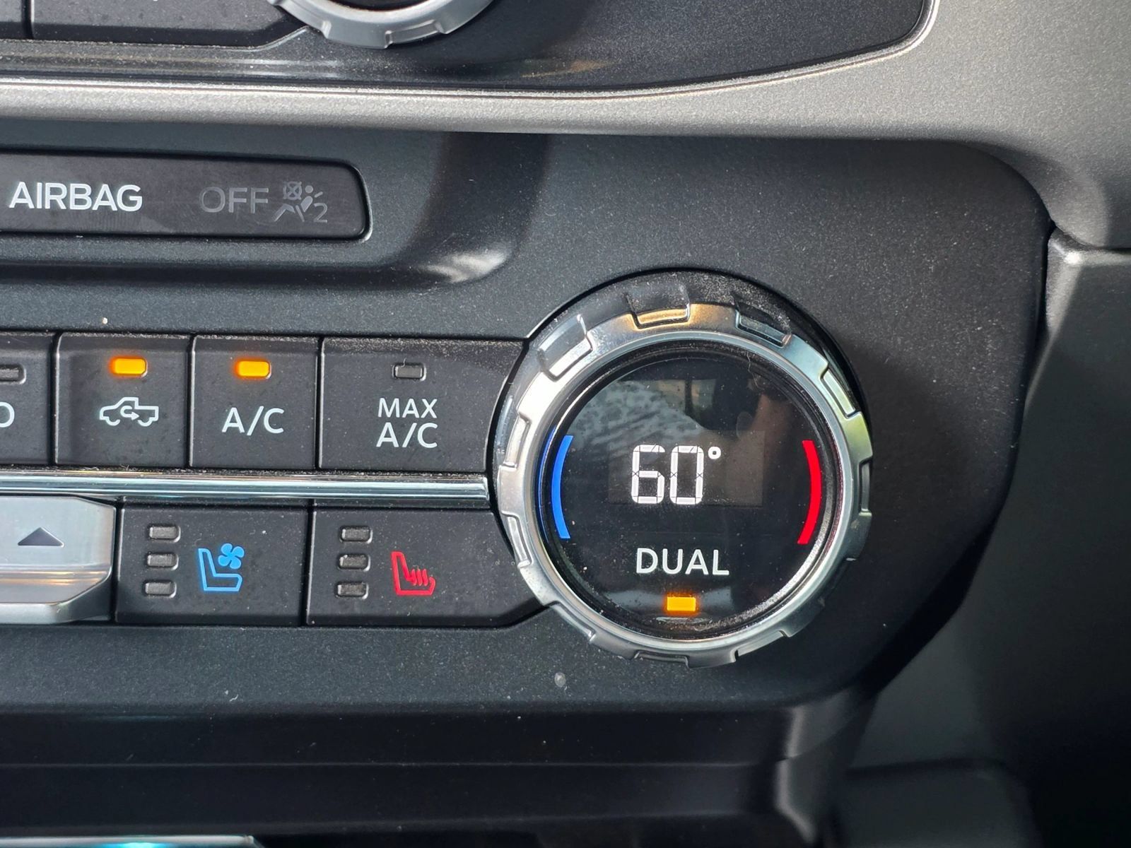Used 2022 Ford F250 Lariat w/ Black Appearance Package AWD/4WD image 22