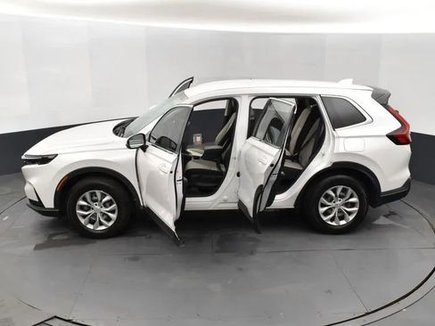 Used 2024 Honda CR-V LX image 7