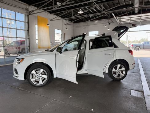 Used 2020 Audi Q3 2.0T Premium Plus w/ Premium Plus Package image 16