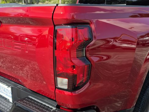 Used 2024 Chevrolet Colorado W/T w/ WT Convenience Package II RWD image 14