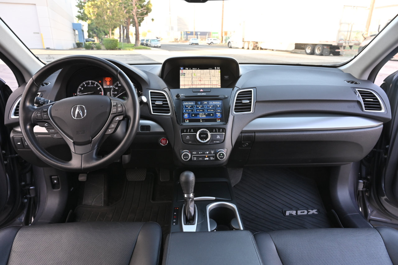 Used 2018 Acura RDX w/ Tech & AcuraWatch Plus Pack AWD/4WD image 11