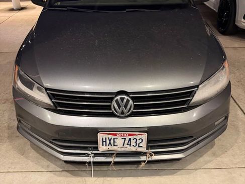 Used 2015 Volkswagen Jetta Sport FWD image 1