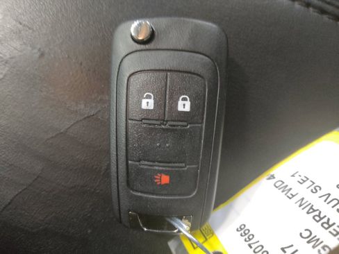Used 2017 GMC Terrain SLE FWD image 32