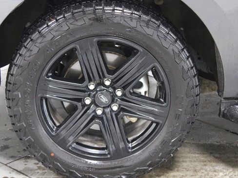 Used 2021 Ford Expedition XLT image 18