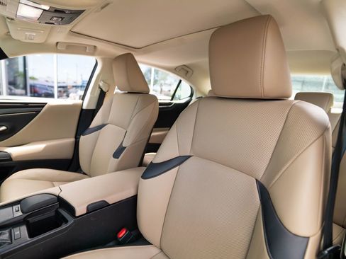 Used 2020 Lexus ES 350 w/ Premium Package FWD image 6