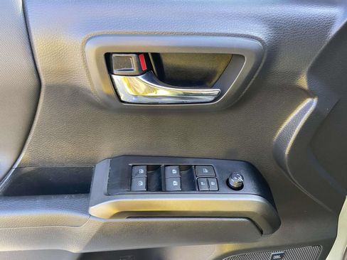 Used 2023 Toyota Tacoma TRD Sport w/ TRD Premium Sport Package RWD image 15
