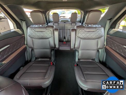 Certified 2025 Ford Explorer Platinum w/ Ultimate Package AWD/4WD image 18