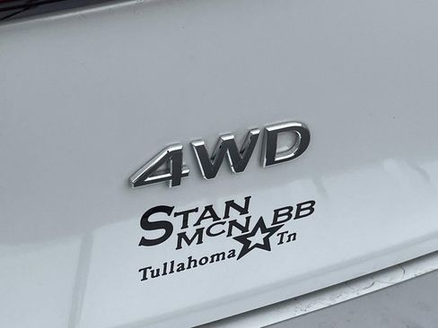 Used 2024 INFINITI QX80 Sensory image 10