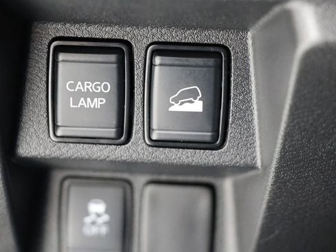 Used 2023 Nissan Frontier SV image 29