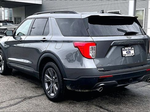Used 2022 Ford Explorer XLT w/ Equipment Group 202A AWD/4WD image 3