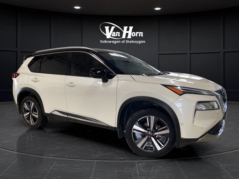 Used 2021 Nissan Rogue Platinum FWD image 1