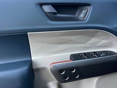 New 2025 Ford Maverick Lariat image 10