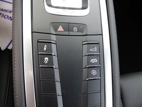 Certified 2025 Porsche 718 Cayman GTS image 34