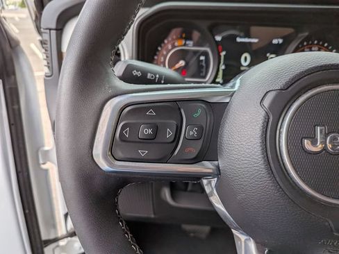 Certified 2025 Jeep Wrangler Unlimited Sahara AWD/4WD image 14