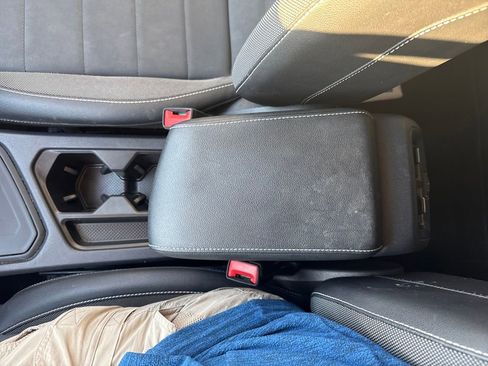 Used 2022 Volkswagen Taos SE image 37