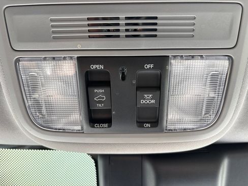 Used 2018 Honda Odyssey EX-L image 30