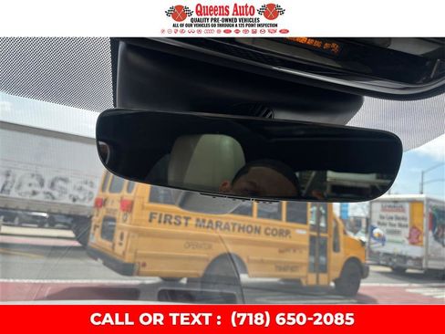 Used 2018 Land Rover Range Rover Velar R-Dynamic SE AWD/4WD image 19