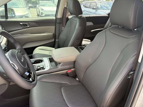 New 2026 Kia Carnival EX FWD image 39