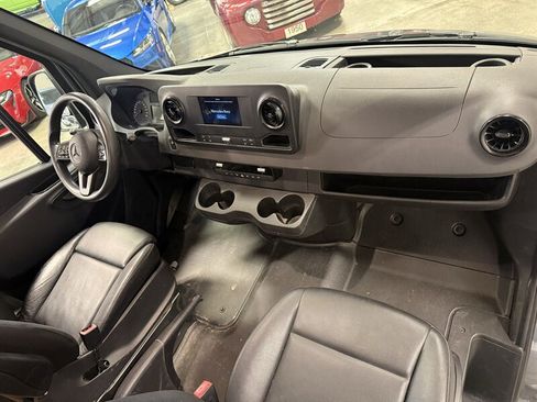 Used 2019 Mercedes-Benz Sprinter 144 image 2