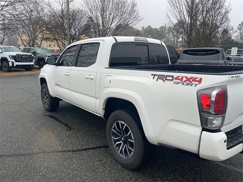 Used 2020 Toyota Tacoma SR image 4