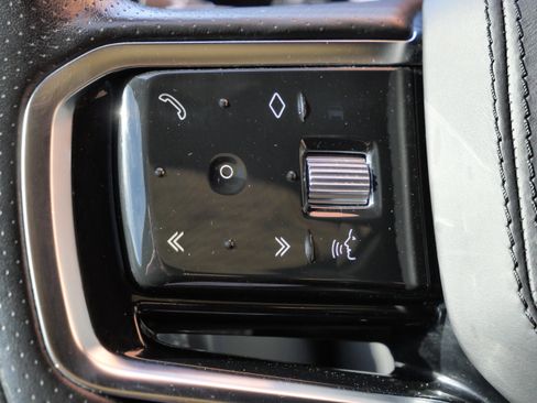 Used 2021 Land Rover Range Rover Evoque R-Dynamic HSE image 24