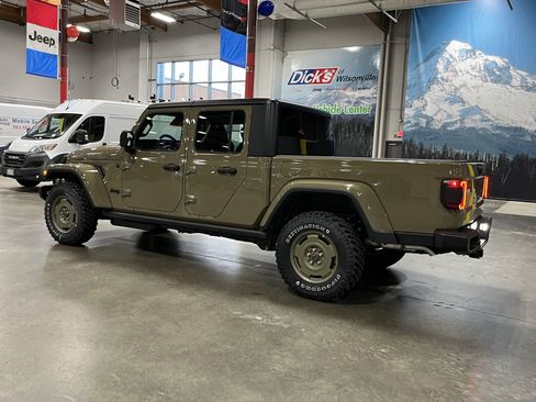 New 2026 Jeep Gladiator Willys AWD/4WD image 3