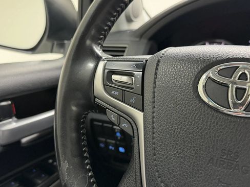 Used 2018 Toyota Land Cruiser AWD/4WD image 24