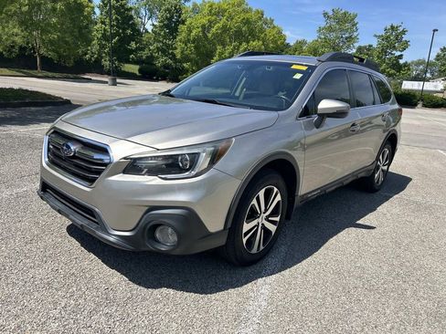 Used 2018 Subaru Outback 2.5i Limited AWD/4WD image 3