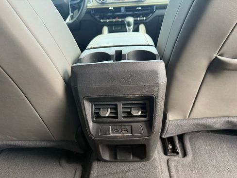 Used 2024 Chevrolet Colorado ZR2 w/ Safety Package AWD/4WD image 13