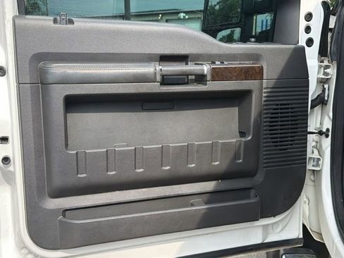 Used 2014 Ford F250 Platinum w/ FX4 Off-Road Package image 13