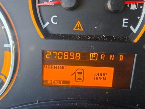 Used 2012 Nissan Titan SL image 27