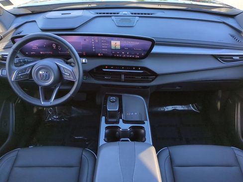 Used 2025 Buick Enclave Preferred image 15