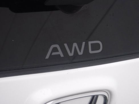 Used 2025 Honda CR-V EX image 9