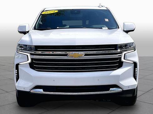 Used 2024 Chevrolet Suburban LT RWD image 4