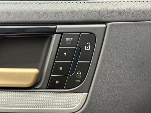 Certified 2025 Porsche Cayenne image 18