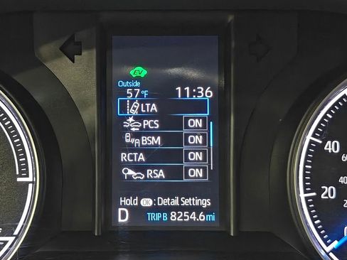 Used 2022 Toyota Venza LE image 40