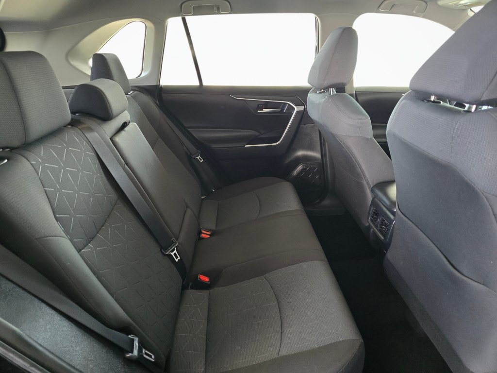 Certified 2025 Toyota RAV4 XLE FWD image 38