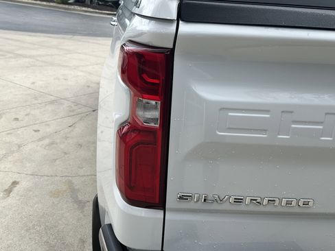 Used 2019 Chevrolet Silverado 1500 LTZ AWD/4WD image 12