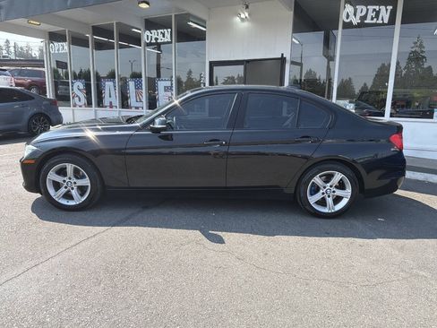 Used 2013 BMW 328i xDrive Sedan AWD/4WD image 3