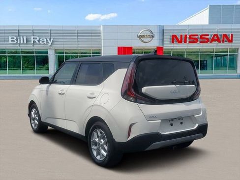 Used 2025 Kia Soul S FWD image 3