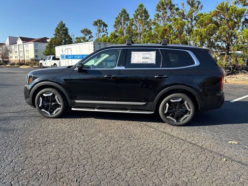 New 2025 Kia Telluride S image 6
