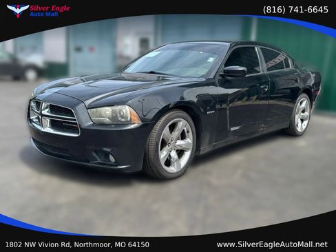 Used 2014 Dodge Charger R/T RWD image 4