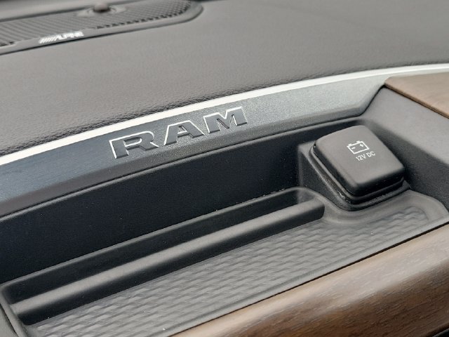 Used 2024 RAM 2500 Laramie w/ Safety Group AWD/4WD image 17