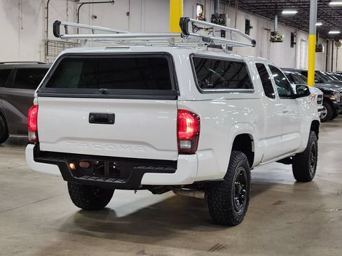 Used 2021 Toyota Tacoma SR RWD image 9