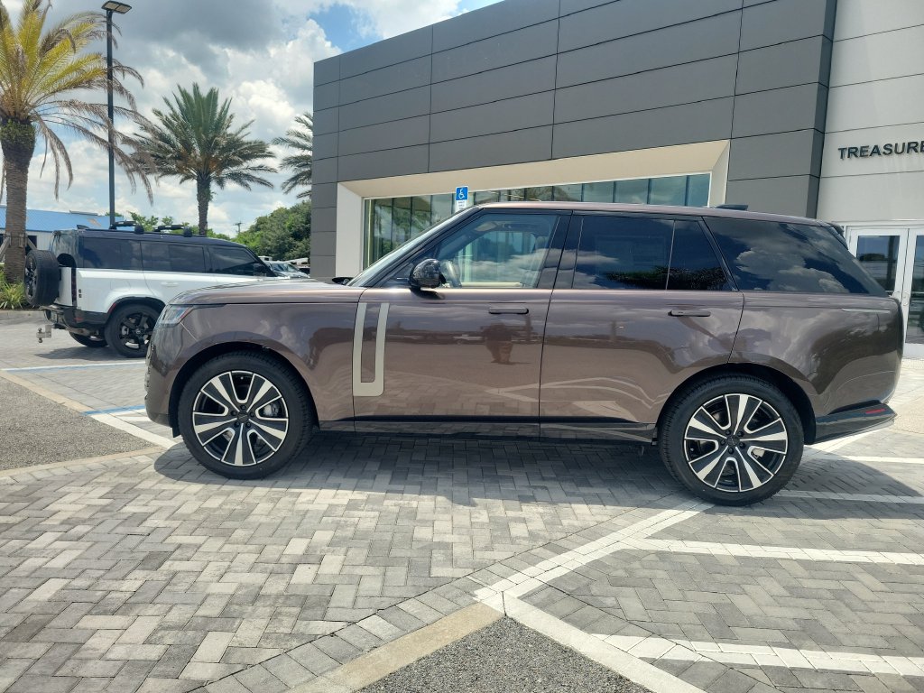 New 2026 Land Rover Range Rover SE AWD/4WD image 2