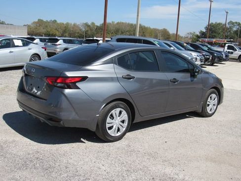Used 2024 Nissan Versa S w/ Trunk Package image 3