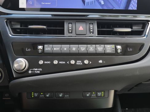 Used 2025 Lexus ES 300h w/ Premium Package image 24